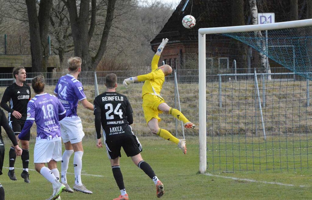 Der Freistoß zum 2-0 durch Ilir Serifi.© 2026 Olaf Wegerich