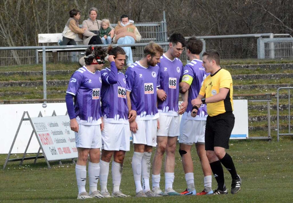 Welchen Spilstil wäht der VfR Neumünster in Hohenwestedt? Mauern und kontern - oder eine andere Lösung? © 2026 Olaf Wegerich