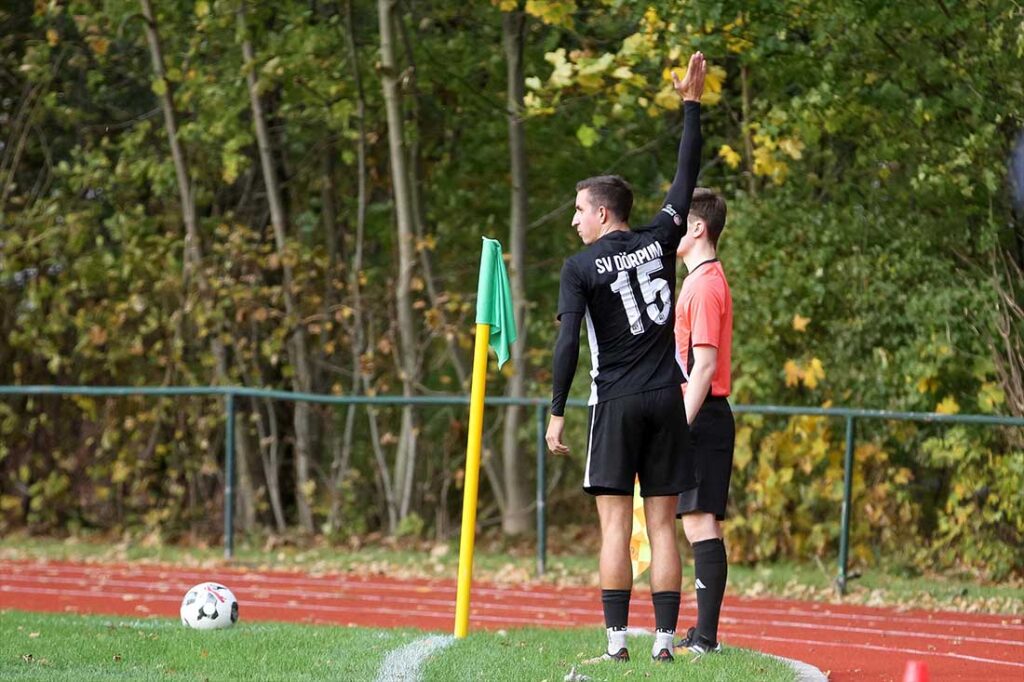 Nicht per Eckball - das Golden Goal gelingt Simon Bahnsen (15, SV Dörpum) aus dem Spiel heraus. © 2025 Ismail Yesilyurt