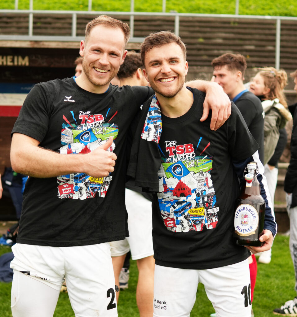 Schießen den TSB Flensburg wieder in die Oberliga zurück - die Torschützen Tobias Zuth (li.) und Cedric Neumann. © 2026 Jacqueline Röder