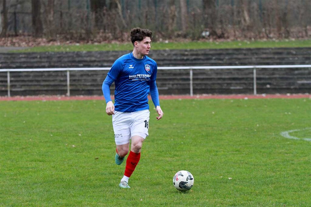 Tom Schäpler macht den TSB Flensburg glücklich mit dem siebenten Treffer der Partie beim TSV Hattstedt. © 2026 Ismail Yesilyurt