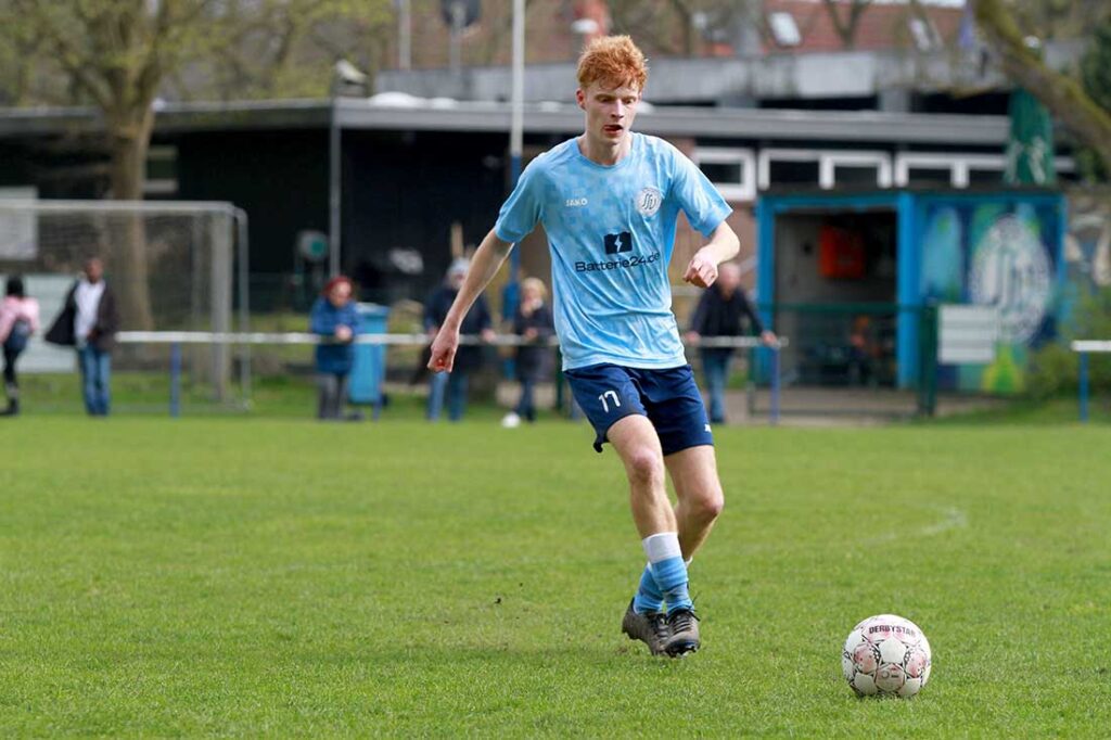 Henning Eberling (Suchsdorfer SV) hätte in Oldenburg seine Torbilanz verdoppeln können. Am Ende gab es mit dem wichtigen 1-1 den vierten Saisontreffer. © 2026 Ismail Yesilyurt