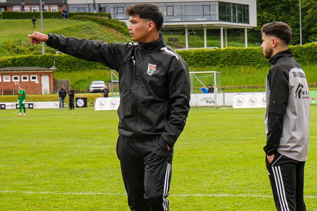 Trainer Klaus Poweleit stellte sein Team perfekt auf den Gegner ein. © 2026 Dennis Hermann
