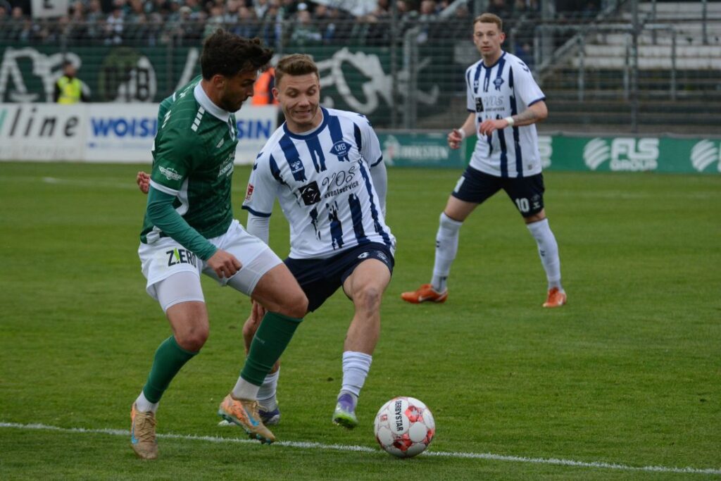 Yusuf Wardak (VfB Lübeck) gegen Rafael Brand (VfB Oldenburg). © 2026 Olaf Wegerich