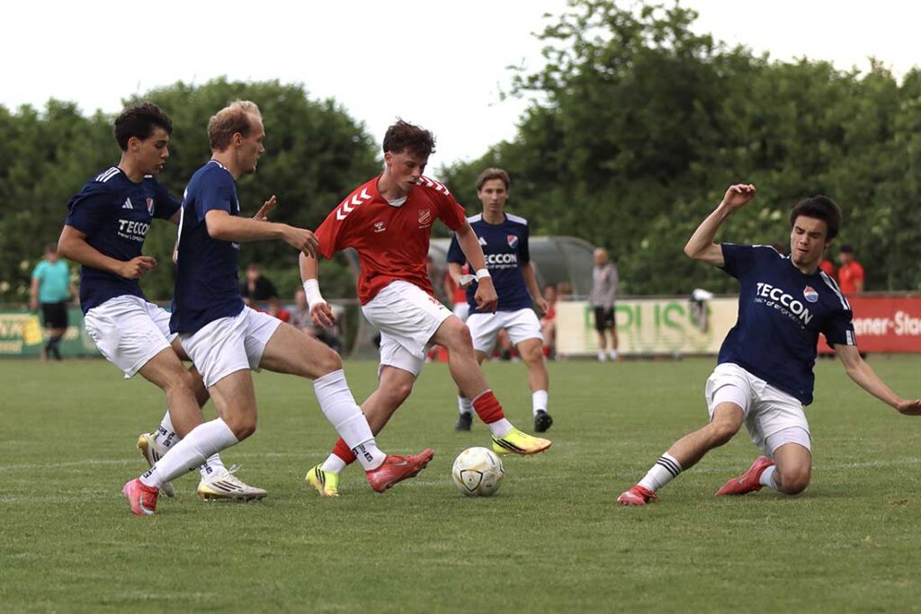 Angreifer Timm Keller baute seine Oberliga-Torausbeute auf 32 Treffer aus. © 2026 SV Eichede