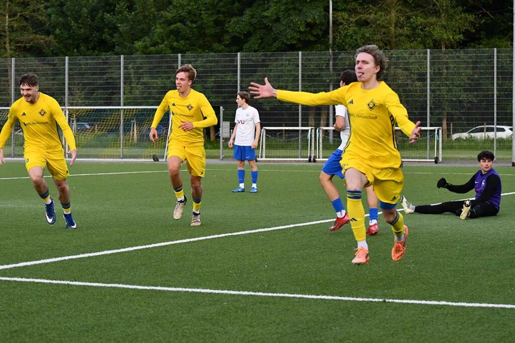 Bo Jeppe Truschkowski bejubelt seinen Treffer zur 3:2-Führung des OTSV. © 2026 Markus Till