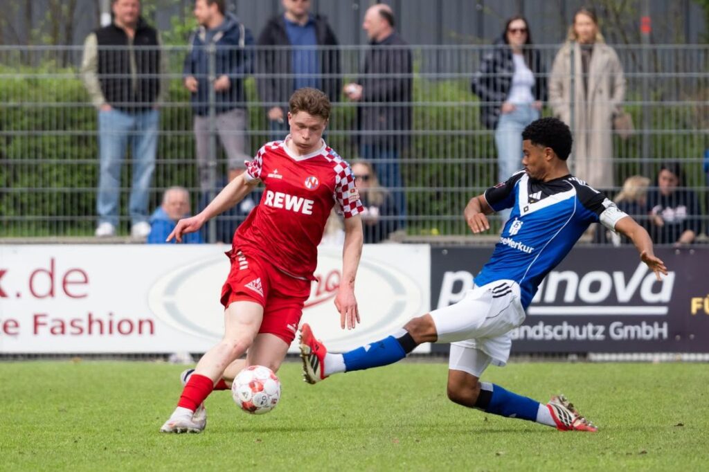 Lucas Schulze (Eintracht Norderstedt) Leonardo Posadas (Hamburger SV II). © 2026 Eintracht Norderstedt