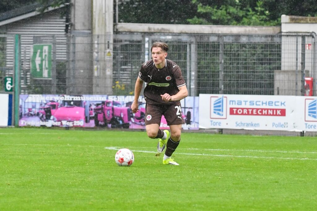 Lucas Schulze im Trikot des FC St.Pauli. © 2026 Eintracht Norderstedt