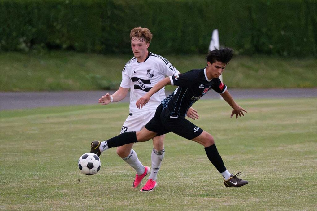 Mathis Harms (in weiss, Heider SV). © 2026 Volker Schlichting