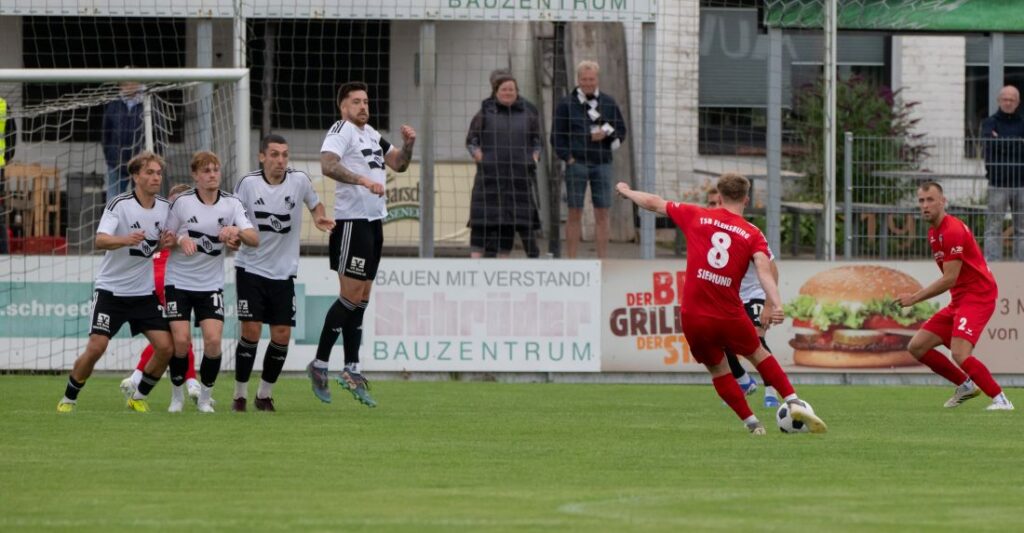Melf Siemund erzielt den Anschlusstreffer für den TSB. © 2026 Volker Schlichting