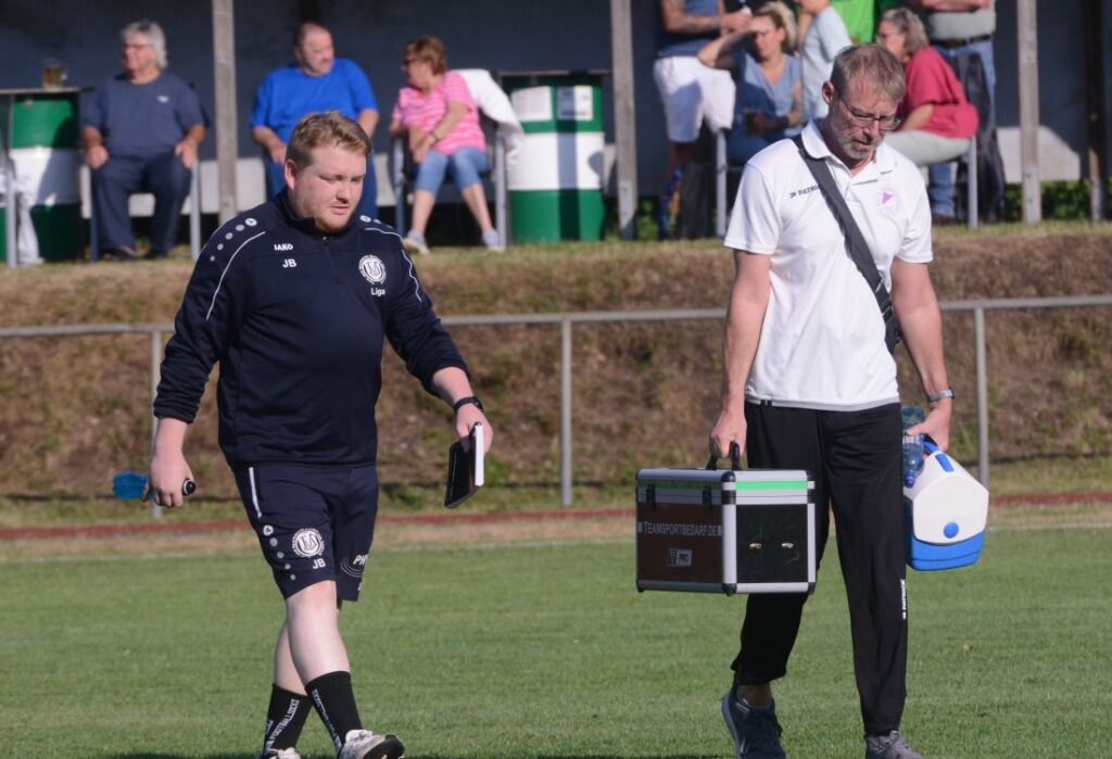 Trainer Jan-Niclas Bräunling und der TUS Nortorf drehten einen 1-4 Rückstand. © 2026 Olaf Wegerich