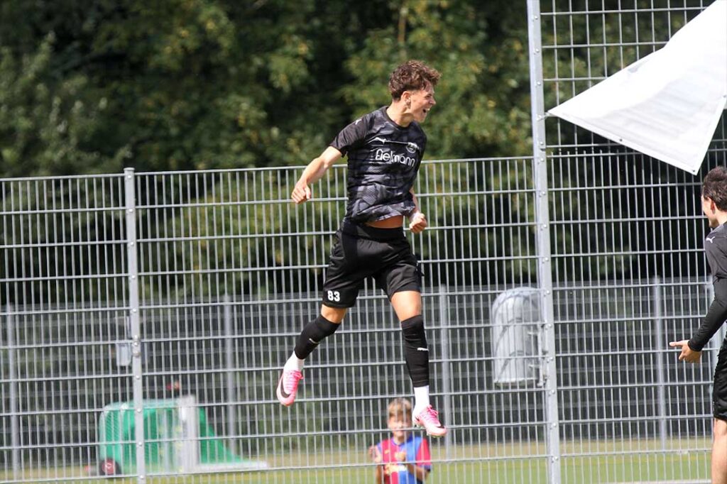 Bemerkenswert - Leon Mordhorst (TSV Klausdorf) hat bisher in allen vier Punktspielen ein Mal getroffen. © 2026 Ismail Yesilyurt