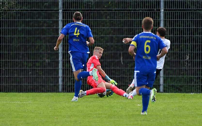 Keeper Kjell Bodtke (Osterrönfelder TSV) rettete den 2-1-Sieg gegen Alemannia Wilster. © 2026 OTSV - Markus Till