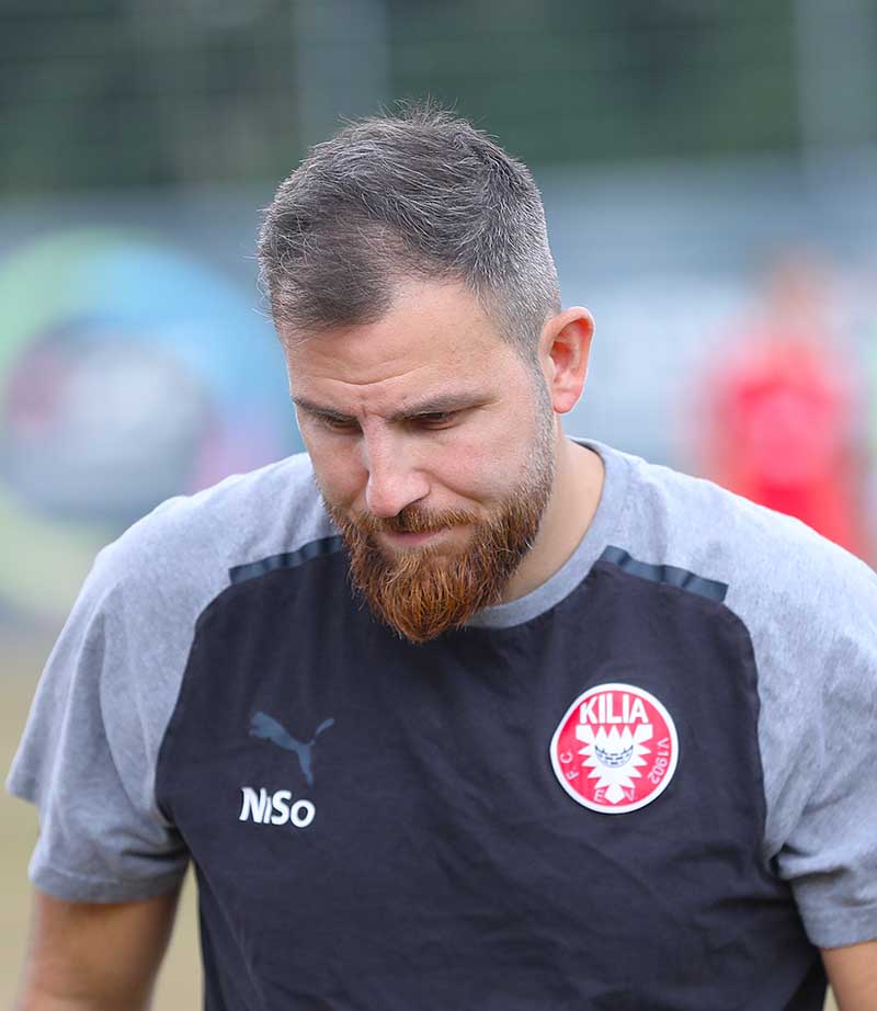 Kein angenehmer Sonntag für Trainer Nico Soranno (Kilia Kiel) in Flensburg. © 2026 Patrick Nawe