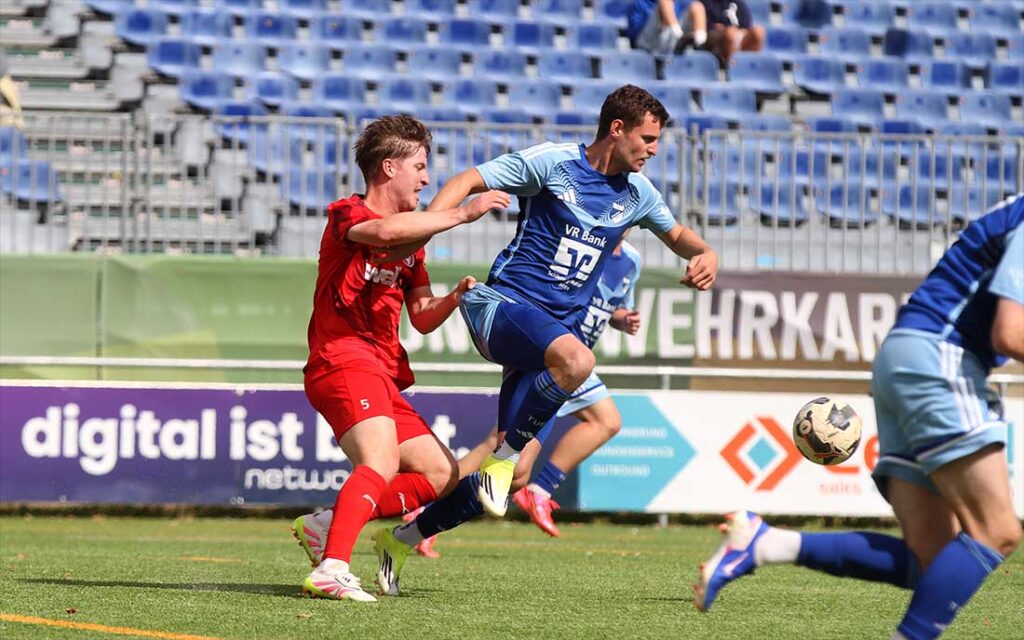 Tom Warncke (Kilia Kiel) hat Felix Struck (TuS Rotenhof) am Haken. © 2026 Ismail Yesilyurt