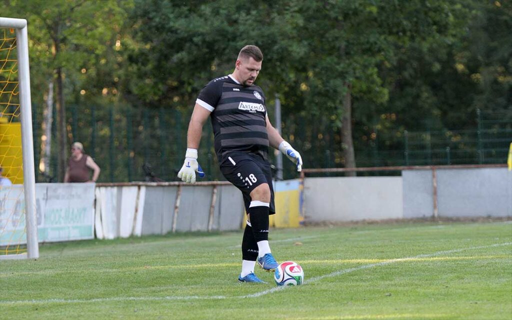Wäre fast zum Held geworden zum Ende des Spiels - Keeper Niklas Matthies mit einem Tor zum 3-3. © 2026 Ismail Yesilyurt