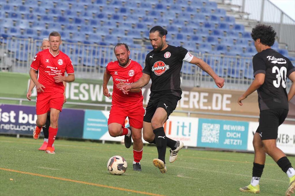 Yasin Yarisli (Kilia Kiel II) gegen Alija Bajric (SG Sarau- Bosau). © 2026 Ismail Yesilyurt