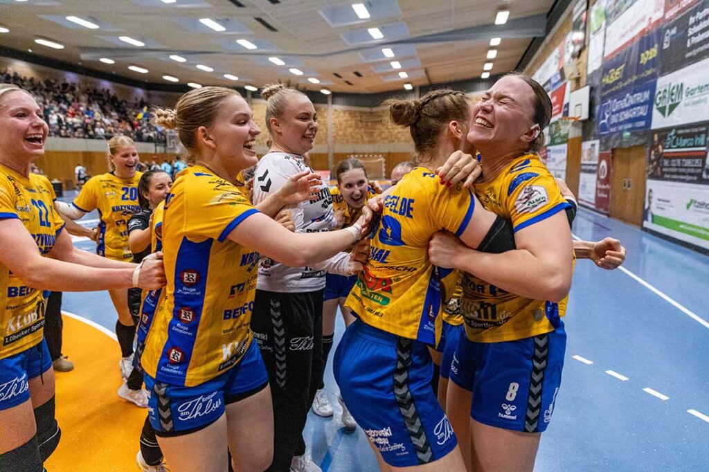Großer Jubel beim SV Todesfelde über den historischen ersten Punkt in der 2. Frauen-Bundesliga. © 2026 Sönke Ehlers