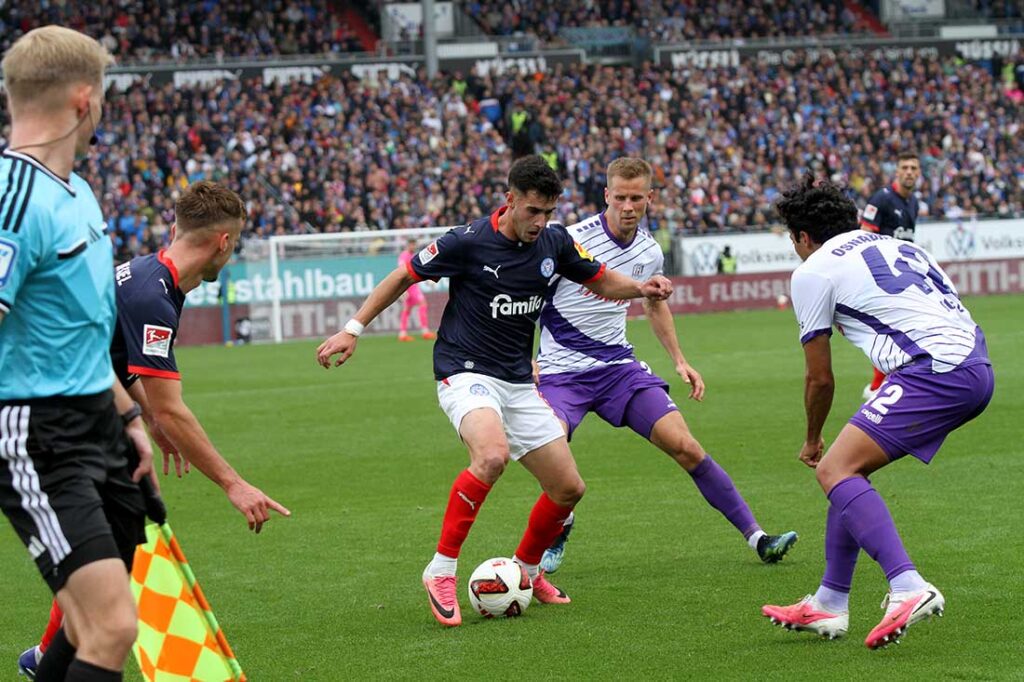 Guillermo Balzi (Holstein Kiel) versucht gegen Osnabrück offenive Akzente zu setzen. © 2026 Ismail Yesilyurt