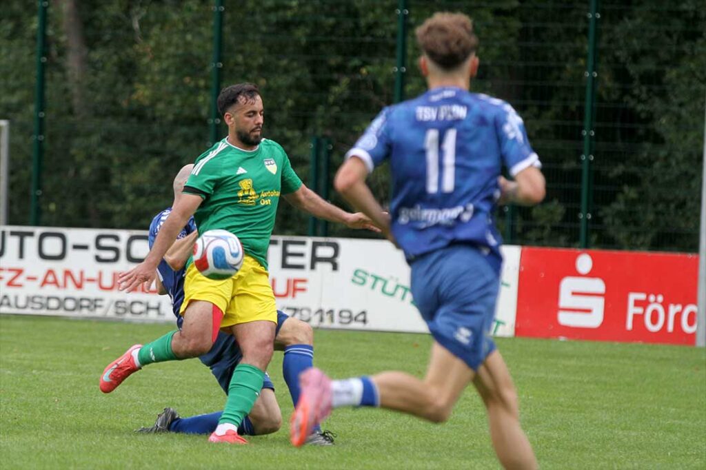 Houari Messaoudi (SVE Comet Kiel), hier im Spiel gegen den TSV Plön, erhöhte auf 2-0. © 2026 Ismail Yesilyurt