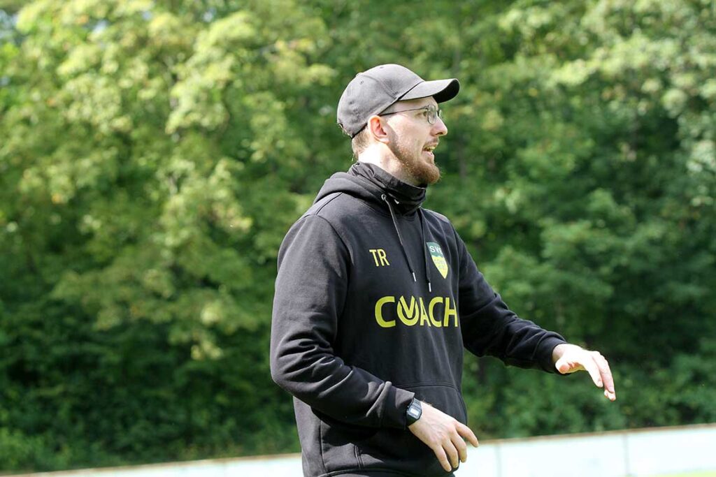 Trainer Nicklas Loose hat bei SVE Comet Kiel eine gute Einheit geformt. © 2026 Ismail Yesilyurt